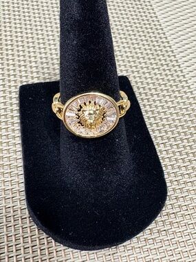 Gold Lion Medallion Chain Link Ring - Women's Jewelry